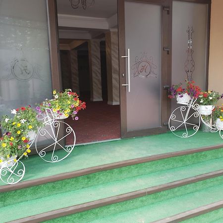 Pensiunea Heaven Bascov Bagian luar foto