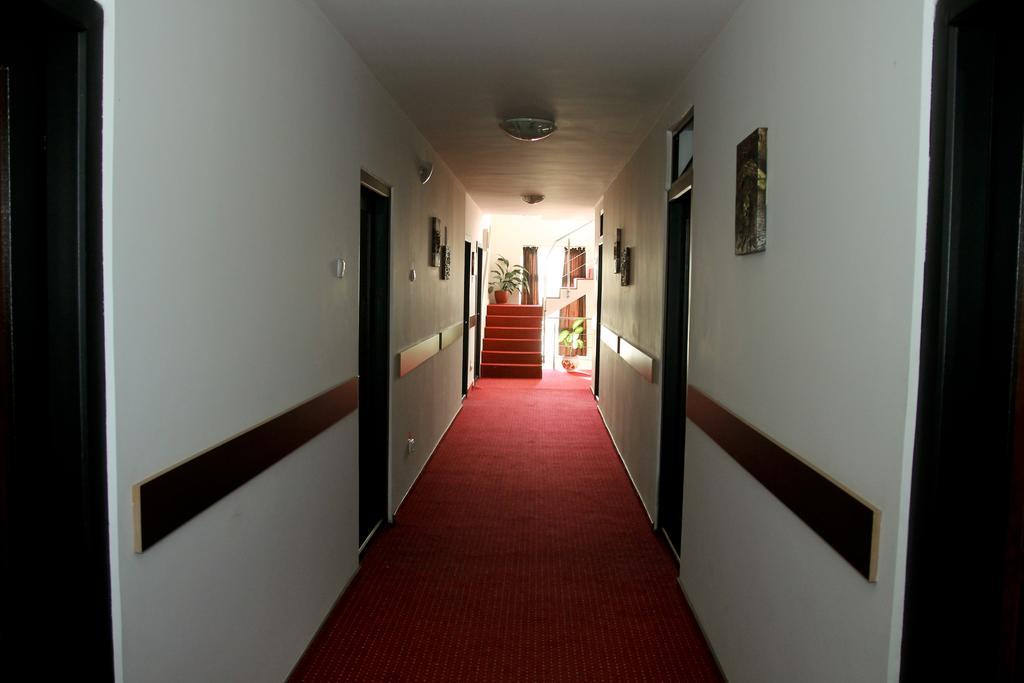Pensiunea Heaven Bascov Bagian luar foto