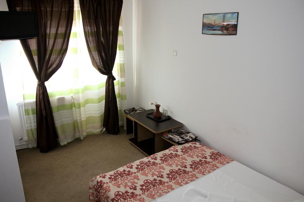 Pensiunea Heaven Bascov Bagian luar foto