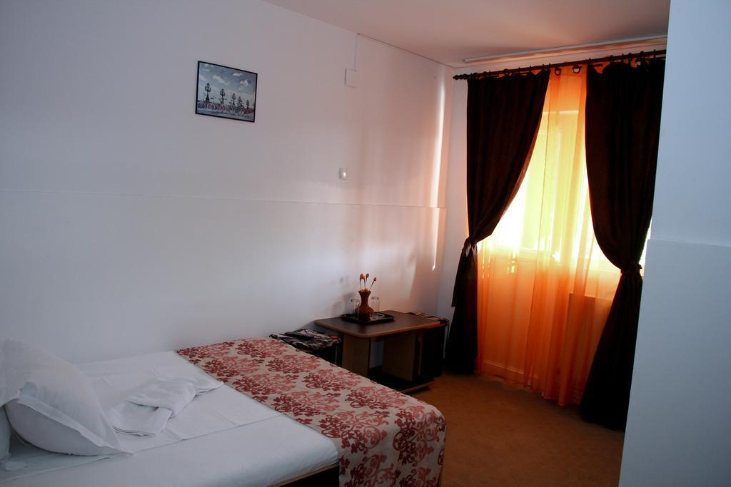 Pensiunea Heaven Bascov Bagian luar foto